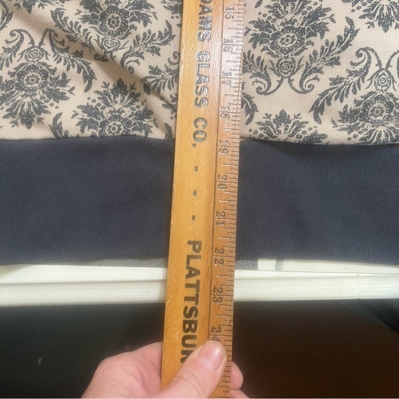 Cato Zip Up Sweatshirt in Great Condition Motif Print Beige & Black Sz Large - Picture 6 of 6